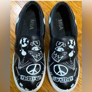 MIA OCTAVIA size 6 - NEW